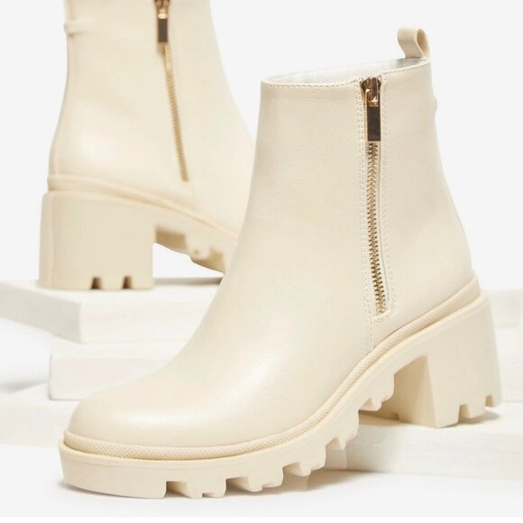 Shoe Dazzle Danilyn Lug Sole Bootie Faux Leather Cream Size 11 - Picture 4 of 10